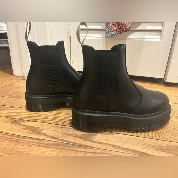 Dr. Martens Shoes - Doc Marten Chelsea Platform S8
